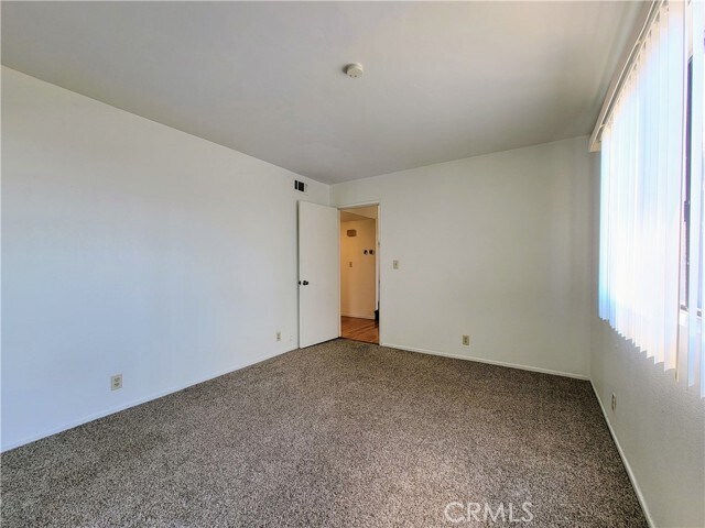 Building Photo - 2755 E Hill St