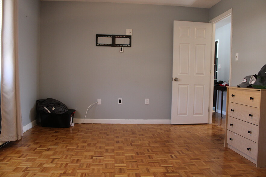 Bedroom 1 - 70B Washington Park Dr