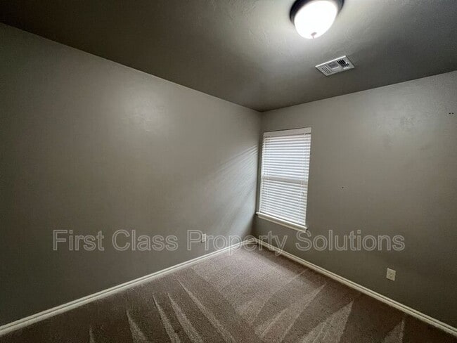 Building Photo - 129 Ashley Dr