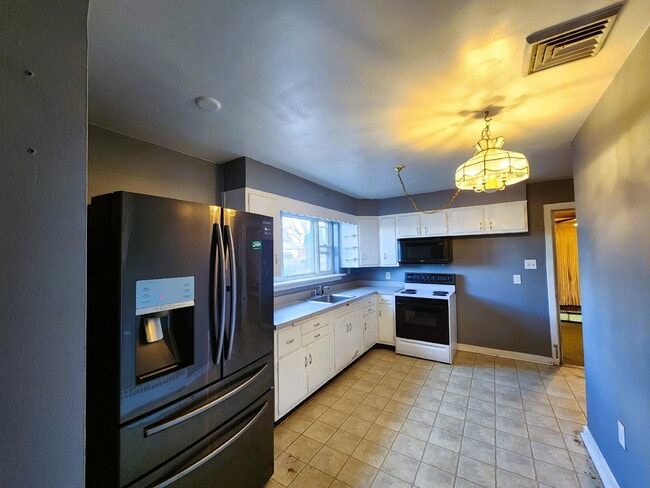 Building Photo - 2 Bedroom Home For Rent - Susquehanna Township!