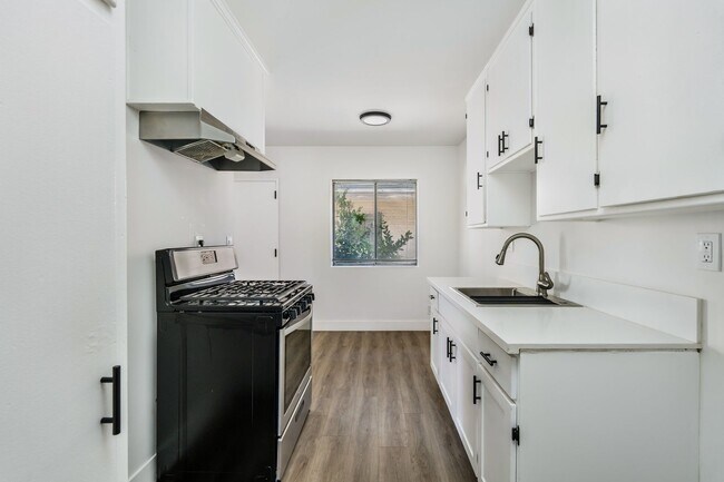 Interior Photo - 6115 Cherry Ave