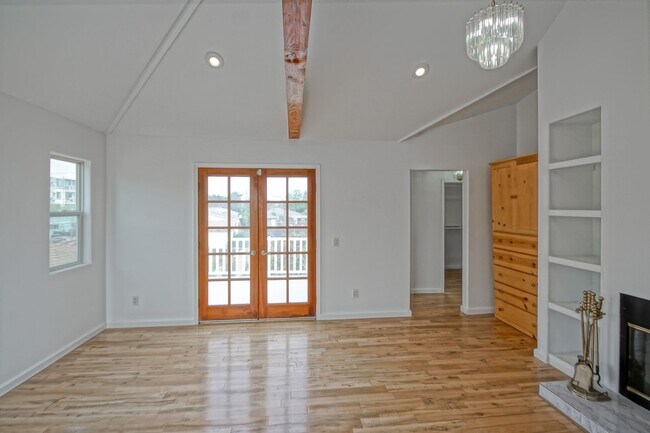 Building Photo - REMODELED, BRIGHT & SPACIOUS, 2-STORY HOME...
