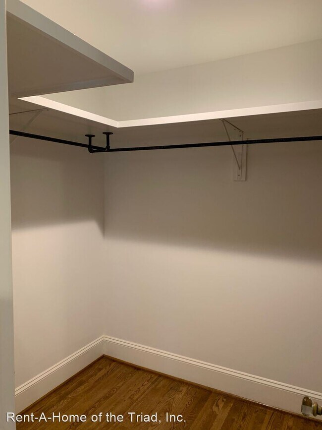 Building Photo - 2 br, 2 bath House - 301 Kensington Road