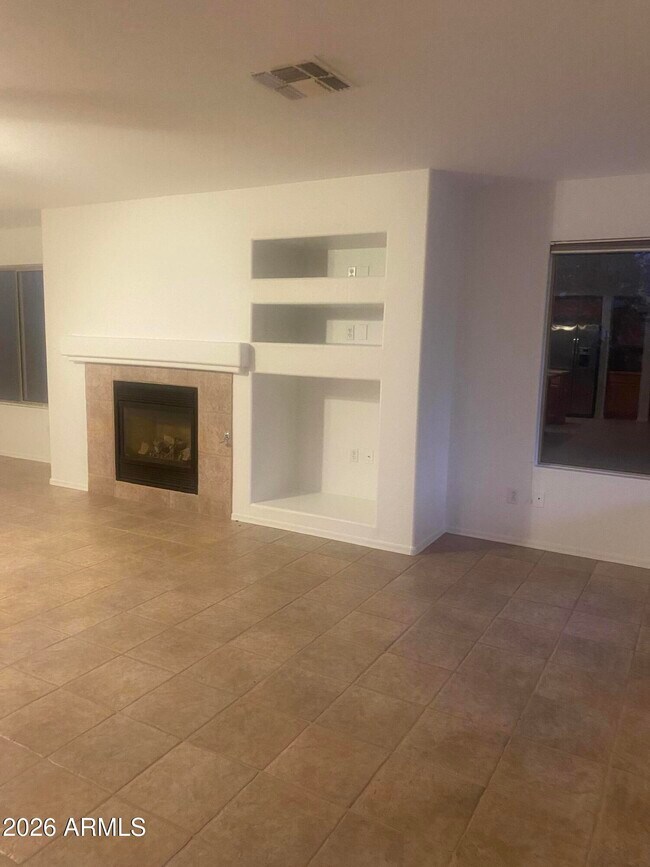 Building Photo - 4439 E Red Range Way