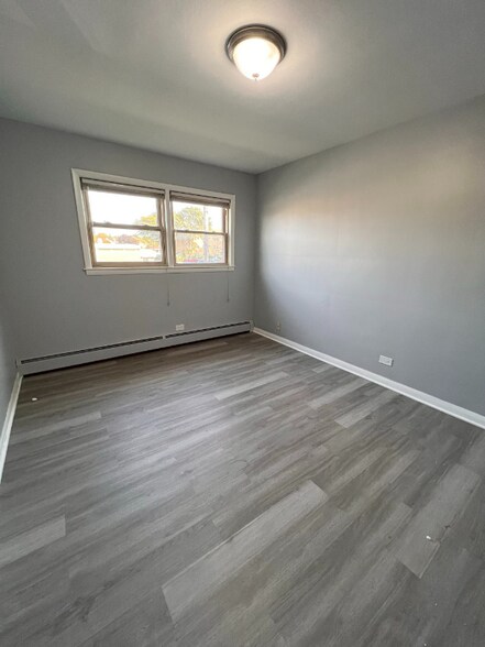 Building Photo - 3205 W 97th St