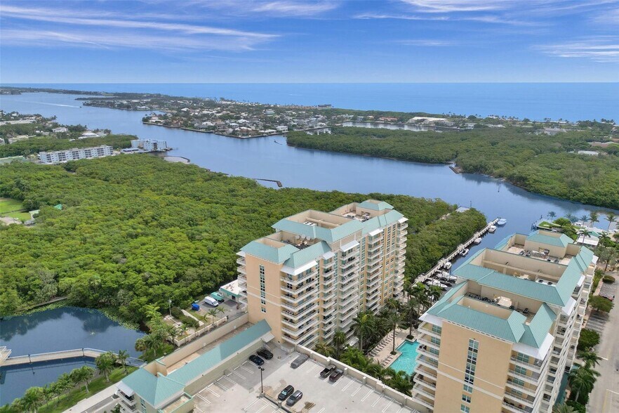 Building Photo - 700 E Boynton Beach Blvd