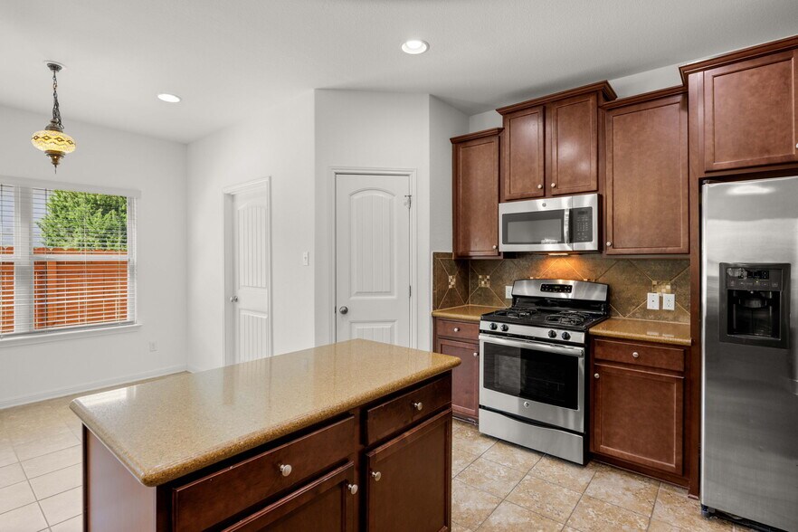 gas stove - 5929 Gunnison Turn Rd