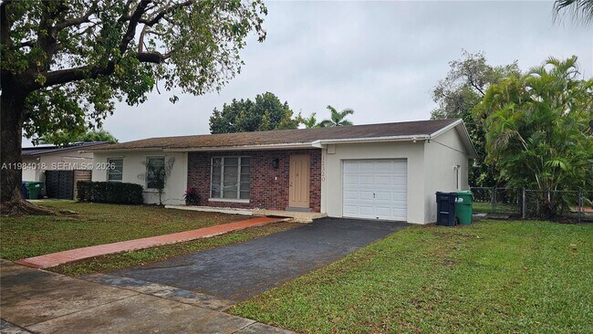 Building Photo - 2320 SW 105th St