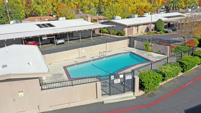 Building Photo - 805 Tully Rd
