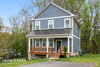 Building Photo - Stunning Three-Bedroom Home in Candler
