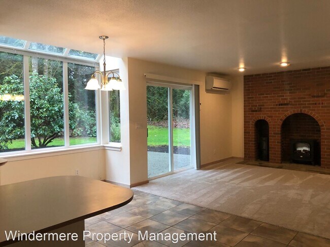 Building Photo - 3 br, 3.5 bath House - 9067 NE Hidden Cove...