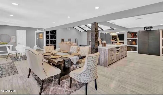 Building Photo - 9100 Parkland Dr