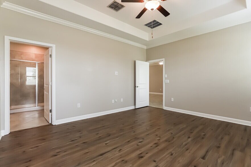 Building Photo - 10071 Ivory Dr