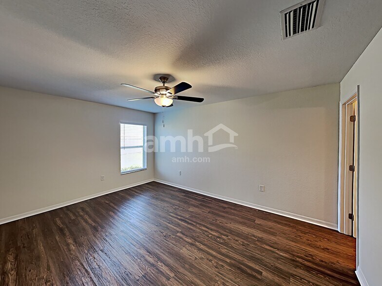 Building Photo - 2207 13th Ave E