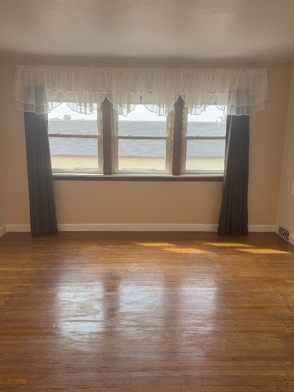 Building Photo - 1205 Cloquet Ave