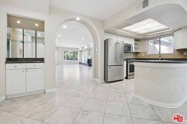 Building Photo - 12010 Texas Ave