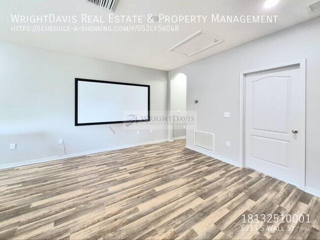 Building Photo - 6913 S Wall St