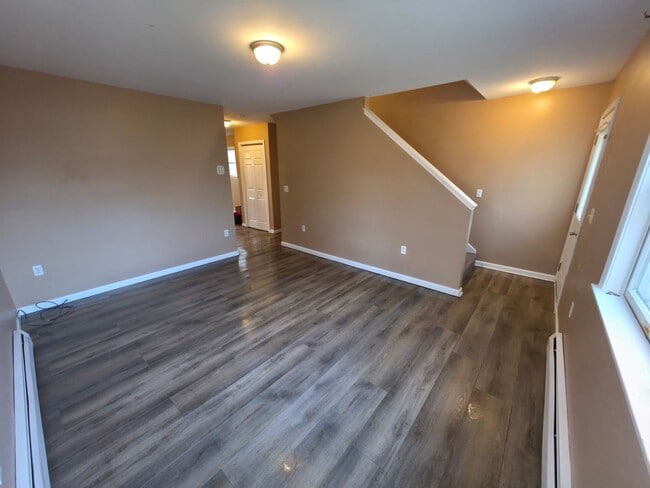 Building Photo - 96 E Schuyler St