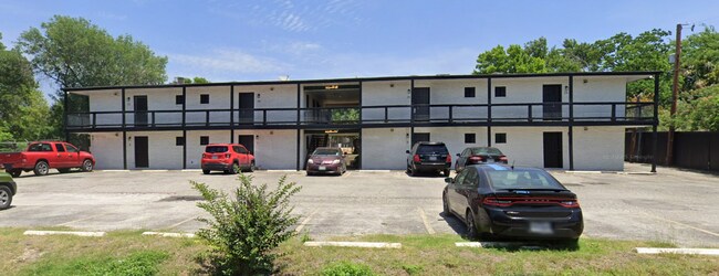 Building Photo - One bedroom one bath in Balcones Heights ready for move in!