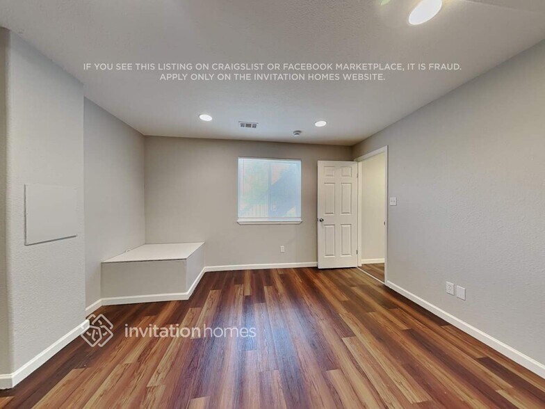 Building Photo - 15979 Rock Crystal Dr