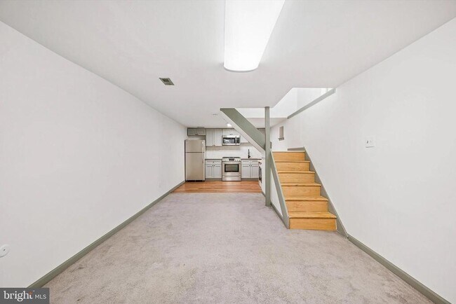 Building Photo - 2036 Mt Vernon St