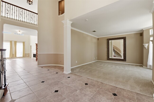 Building Photo - 5910 Willowfield Ct