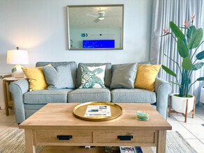 Building Photo - 190 Hauoli St