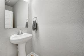 Building Photo - 10013 Adams Ln