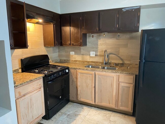 Building Photo - 9040 S Dauphin Ave