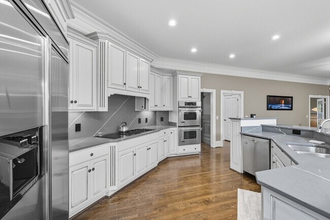 Building Photo - Princeton Hills Fully Furnished