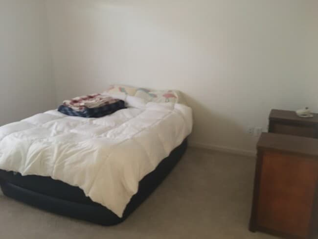 Building Photo - 2040 E Miami Rd