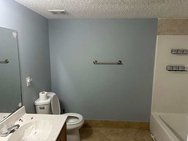 Building Photo - 2 Bedroom Condo in Nob Hill Landing - Tamarac Florida
