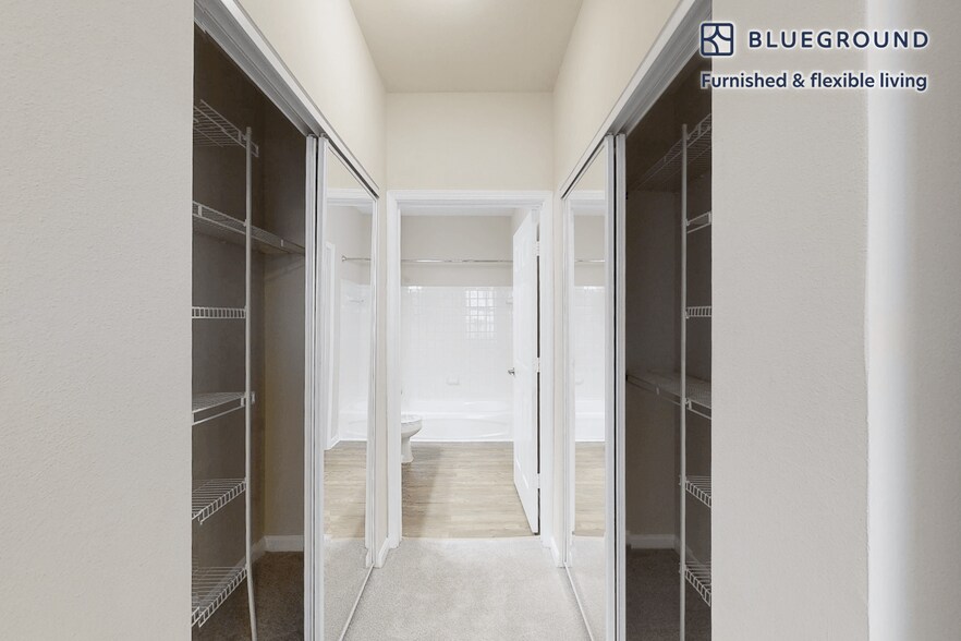 Building Photo - 2350 26th Ct S