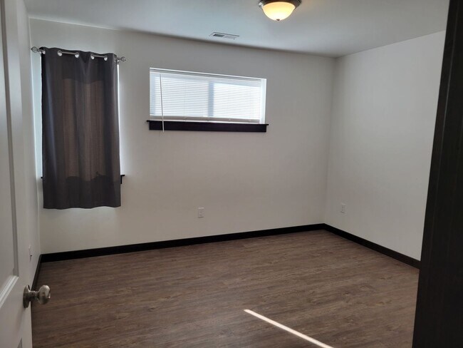 Building Photo - 600 Halfpipe St