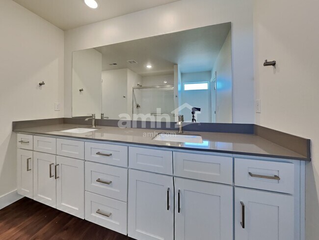 Building Photo - 1405 Alderleaf Ave