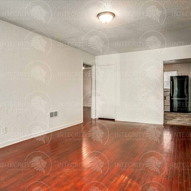 Building Photo - 4411 S Benton Ave
