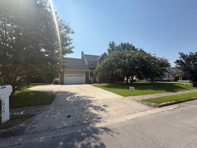 Primary Photo - Great Location - Great Neighborhood - Grea...
