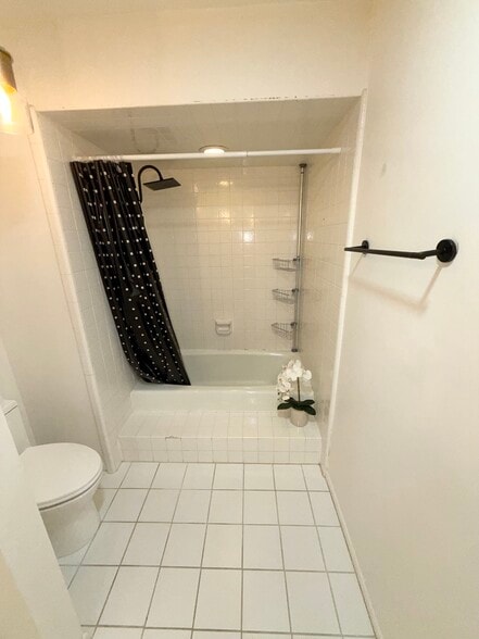 Building Photo - 1925 Alga Rd