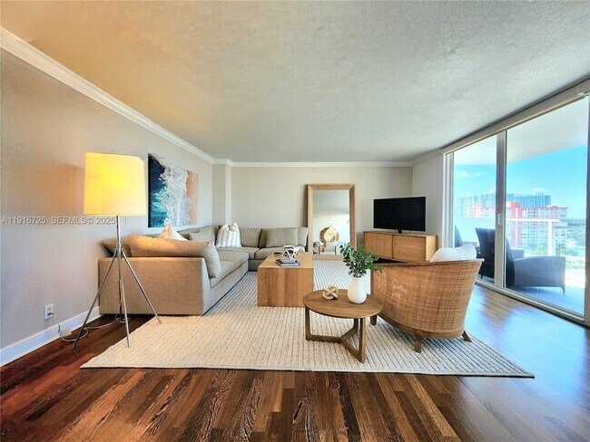 Building Photo - 2030 S Ocean Dr