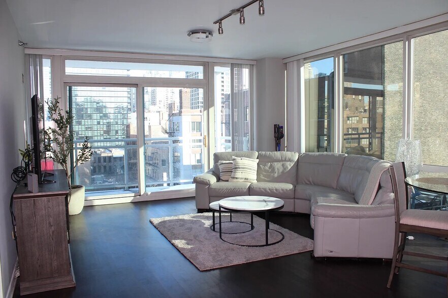 Building Photo - 757 N Orleans St