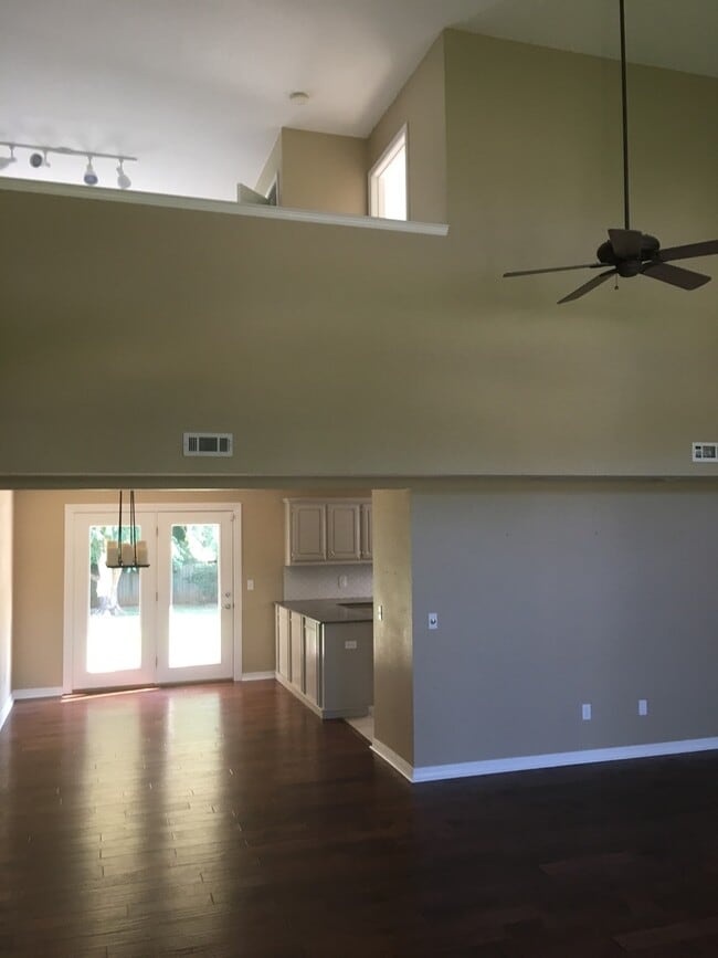 Building Photo - BEAUTIFUL HOME IN GREAT LOCATION!