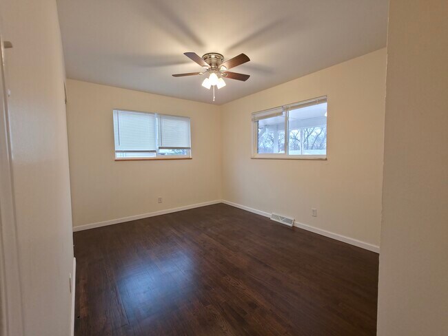 Building Photo - 3125 Phils Dr