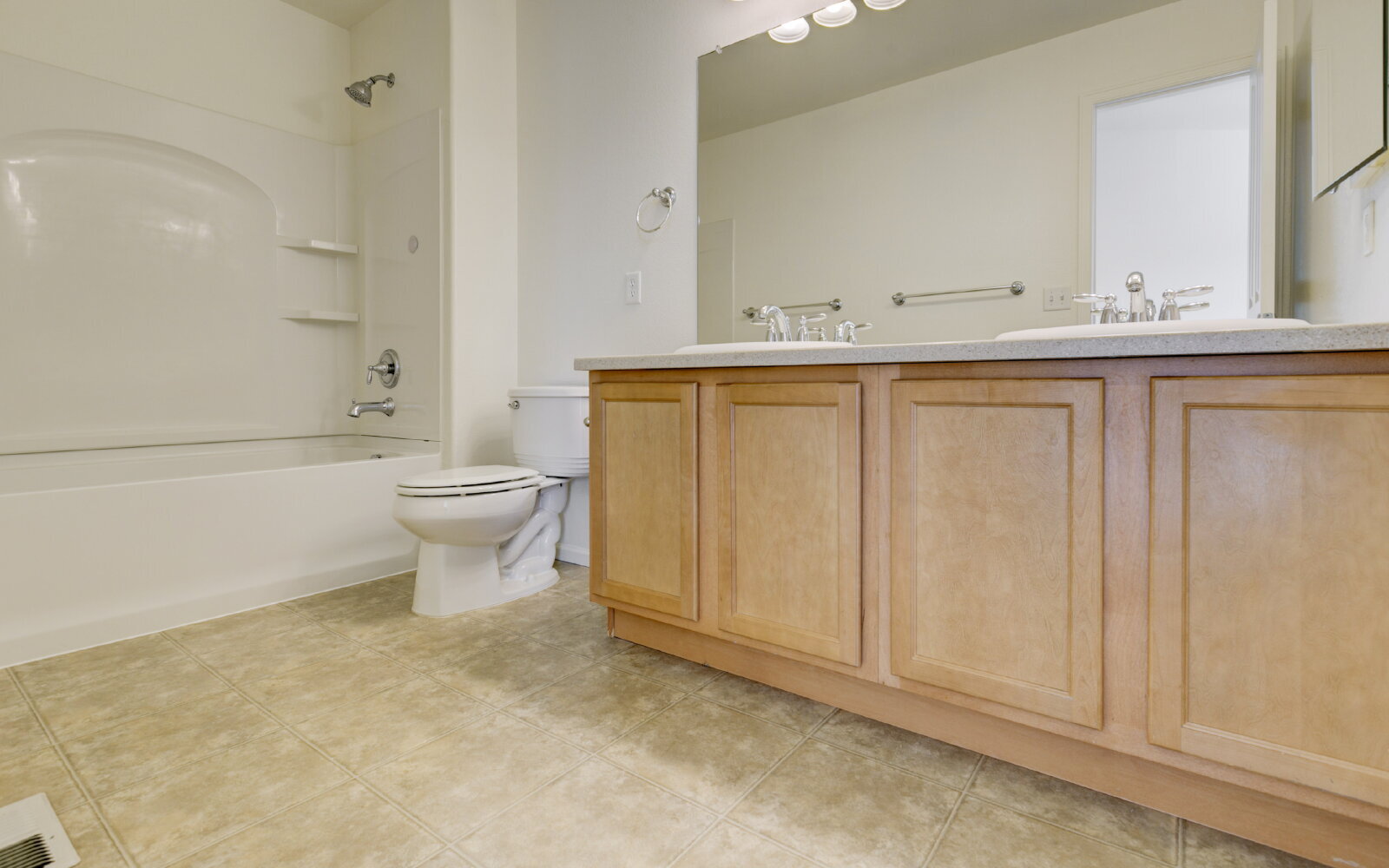 Building Photo - Comfortable 3-Bedroom Townhome in Cross Cr...