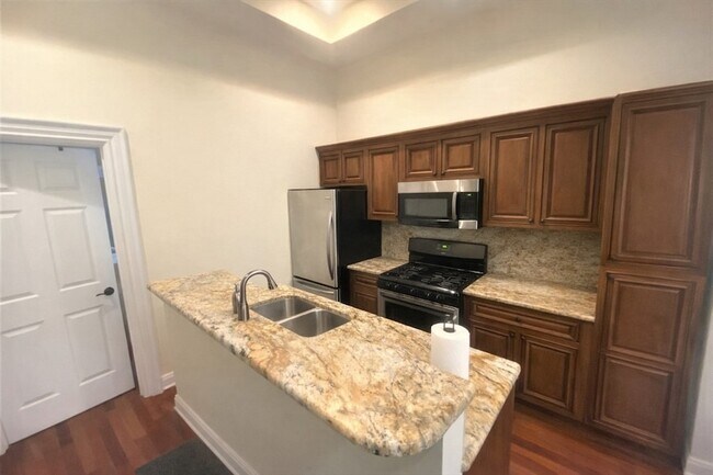 Building Photo - 21 Worthington St