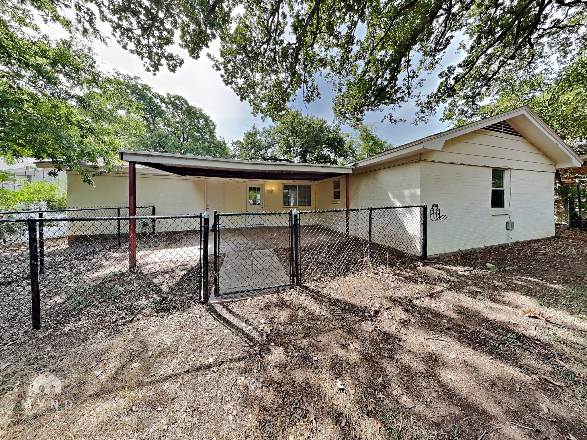 Building Photo - 129 NE Michael Dr