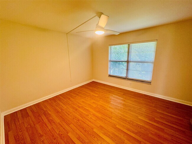 Building Photo - 805 W Oakland Park Blvd