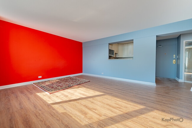 Building Photo - 7337 S South Shore Dr