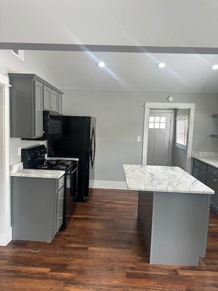 Building Photo - 860 Harle Ave NW