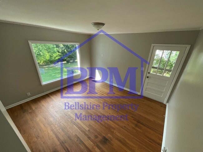 Building Photo - Charming 2-Bedroom Home in the Heart of Di...