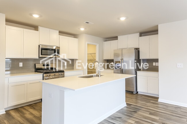 Building Photo - ready now